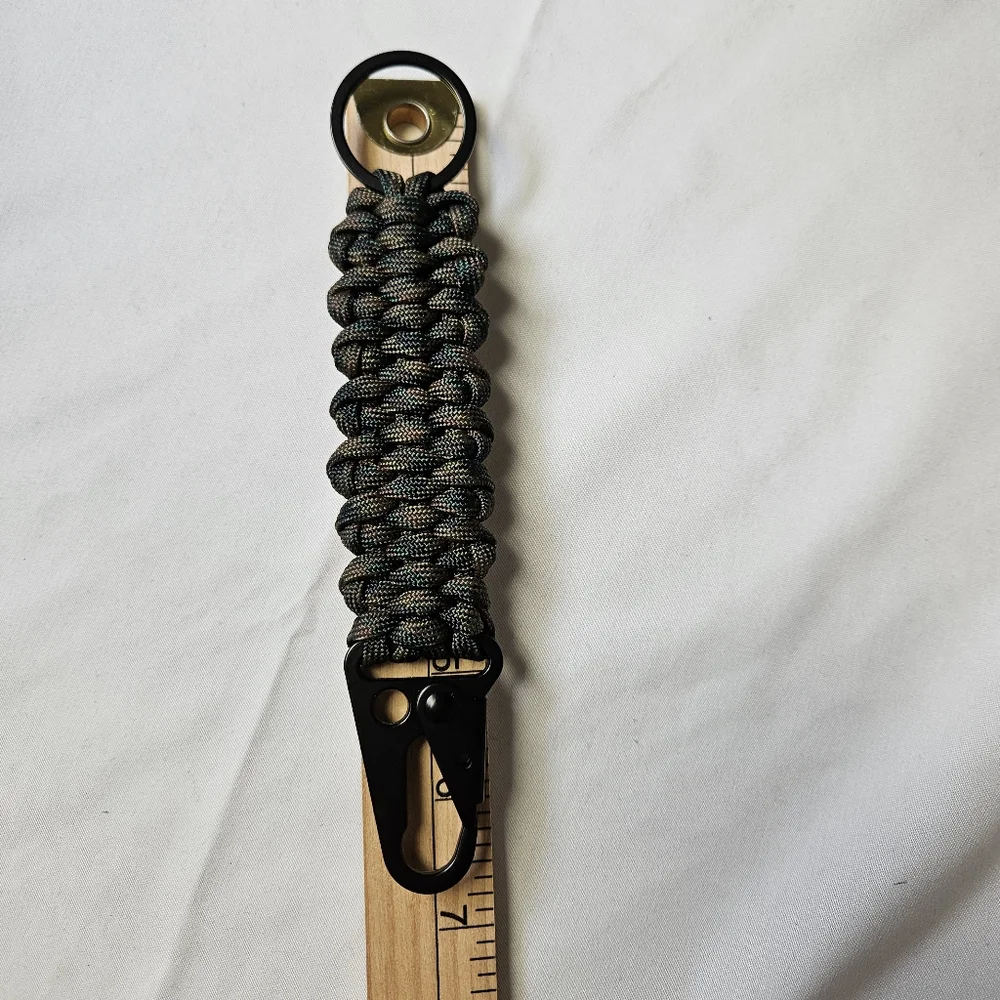 Camouflage 550 Paracord Keychain with‎ Black Clip New